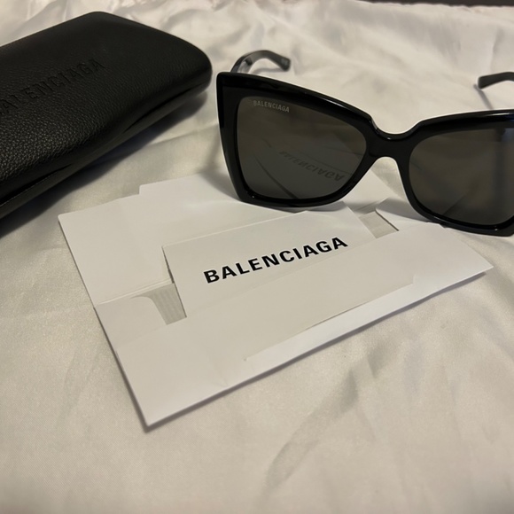 Balenciaga sunglasses - Picture 7 of 7